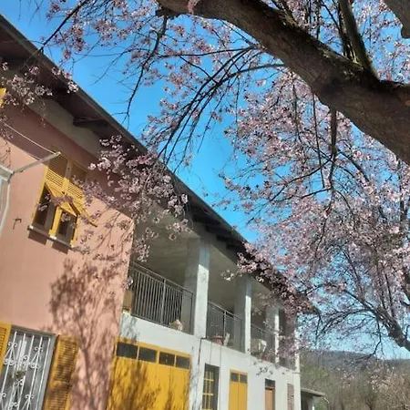 Casa de Férias La Casa Rossa -dimora Di Campagna *