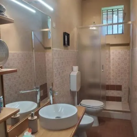 Casa de Férias La Casa Rossa -dimora Di Campagna Montechiaro D'acqui