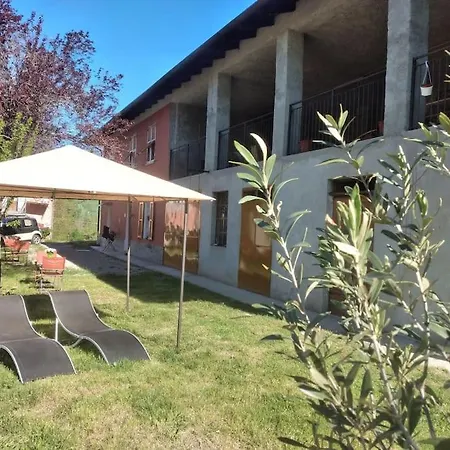 Casa de Férias La Casa Rossa -dimora Di Campagna Montechiaro D'acqui